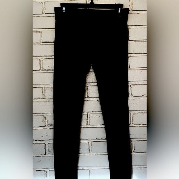 Time and Tru black leggings -Size Medium - Picture 2 of 2